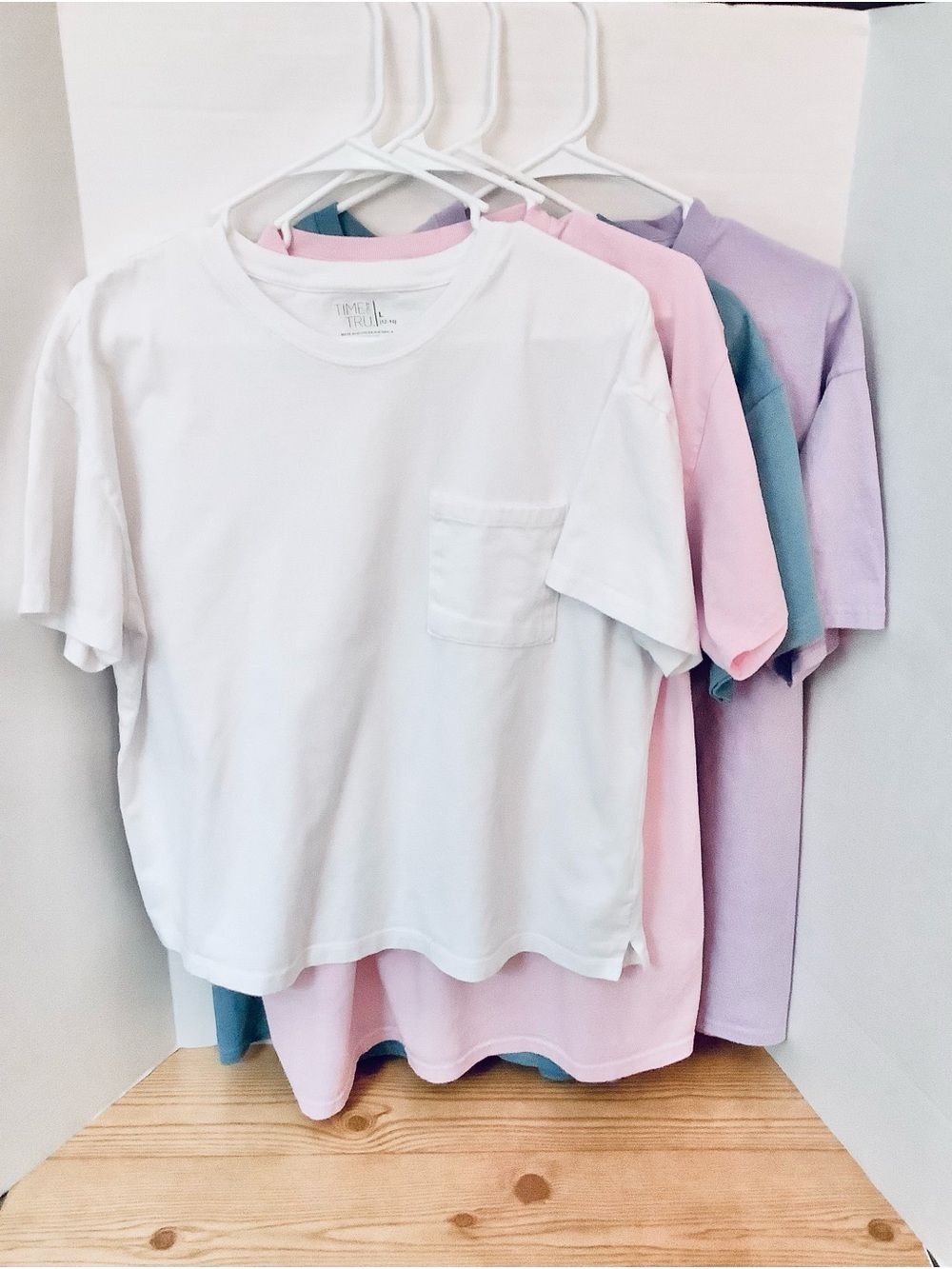 NWOT 4pc Short Sleeve T-Shirts.  Size Large